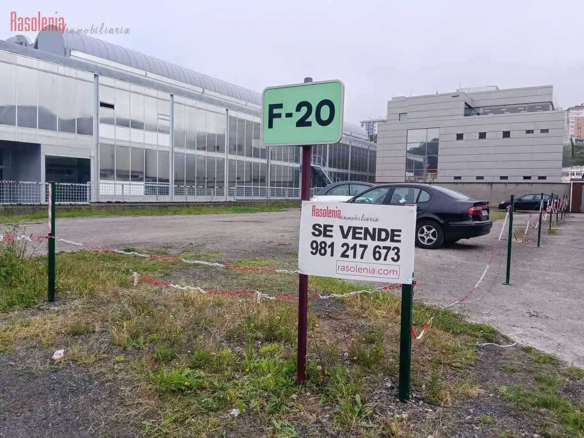 Parking de Terreno industrial en venta en A Coruña Capital 