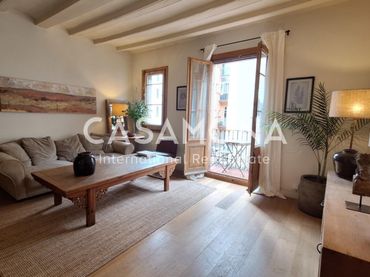 Apartment with balcony for sale in Ciutat Vella