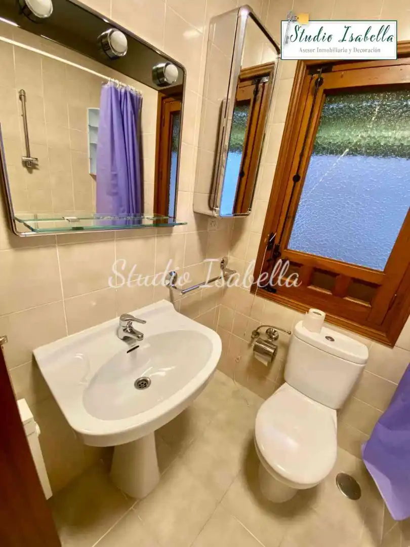 Flat for rent in Cuesta Santa Leocadia, Casco Histórico