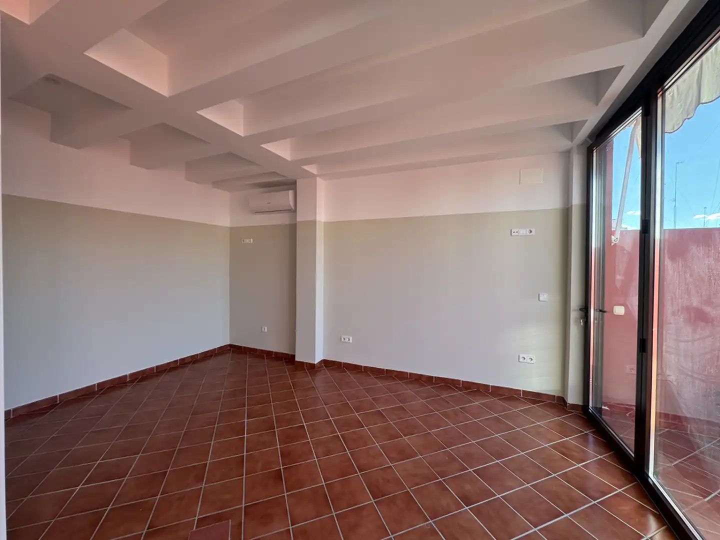 Dachboden zur Miete in Alcalá de Guadaira mit Klimaanlage, Terrasse und Ofen
