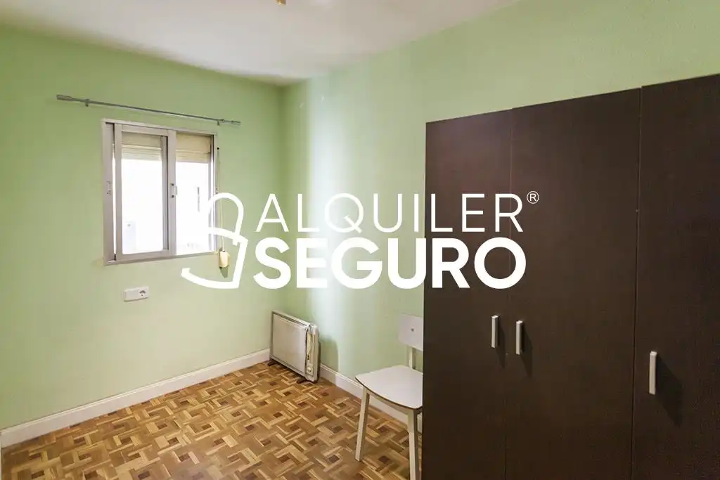 Habitación de Piso de alquiler en Madrid con Calefacción, Terraza y Amueblado