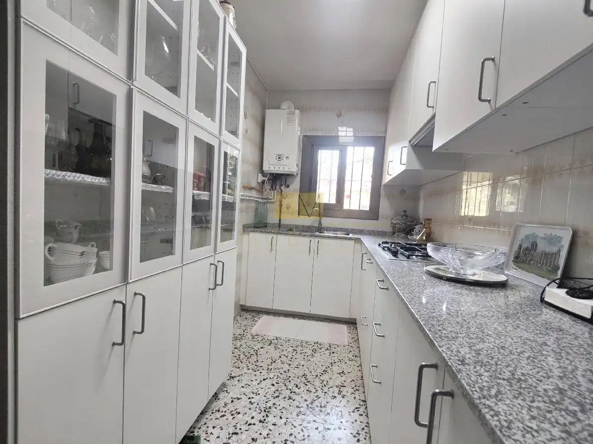 Cuina de Casa o xalet en venda en Vilanova i la Geltrú amb Calefacció, Jardí privat i Terrassa