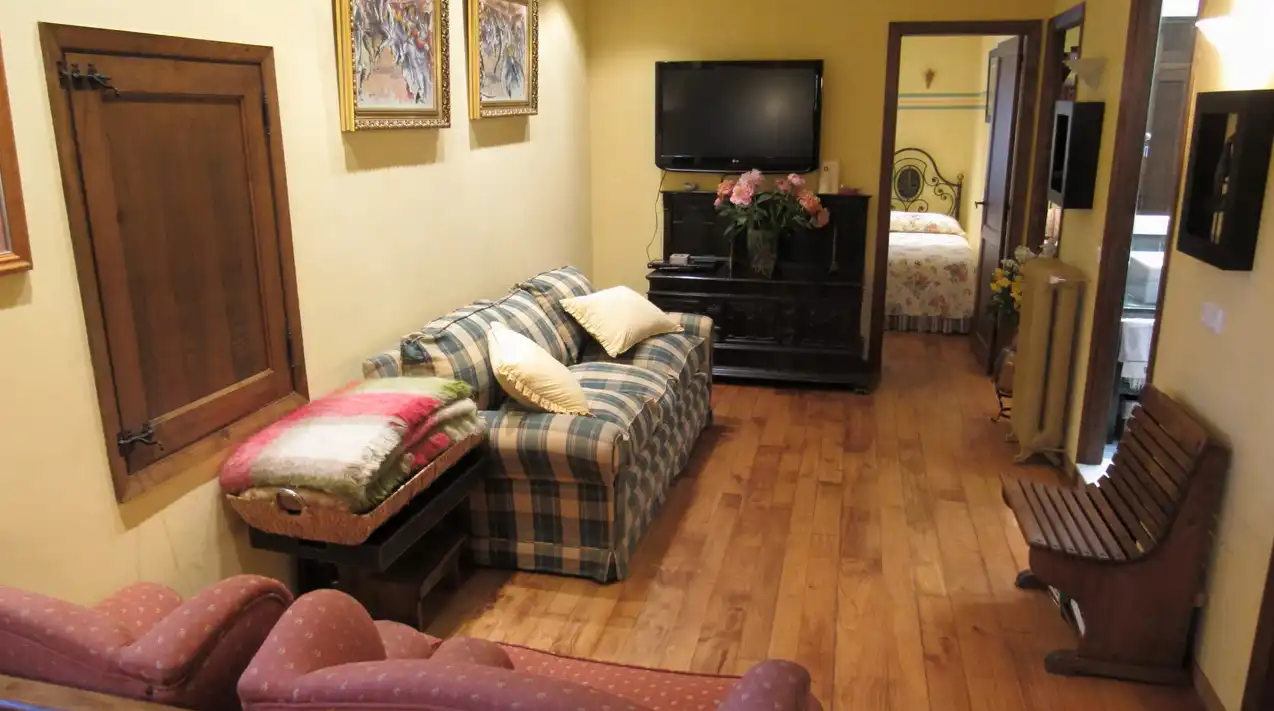 Sala d'estar de Finca rústica en venda en Pravia amb Calefacció, Jardí privat i Parquet