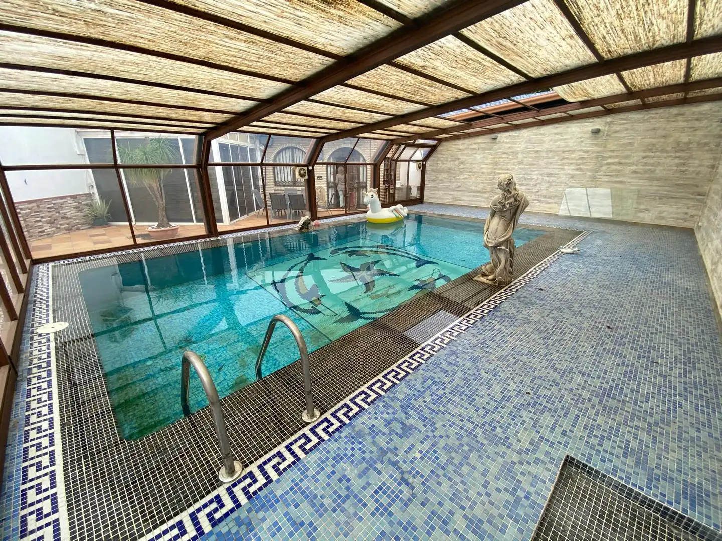 Piscina de Casa o xalet en venda en Dos Hermanas amb Aire condicionat, Jardí privat i Terrassa