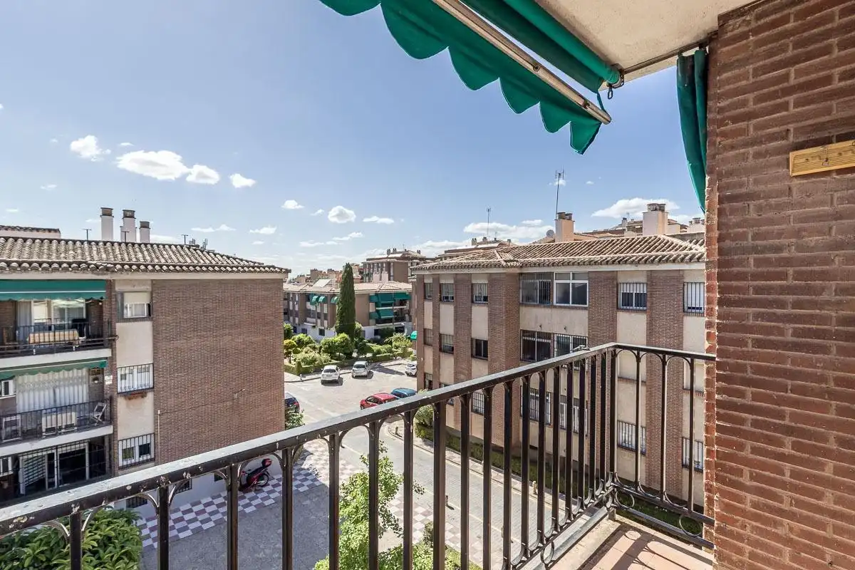 Exterior view of Flat for sale in Granada  with Air Conditioner, Heating and Terrace