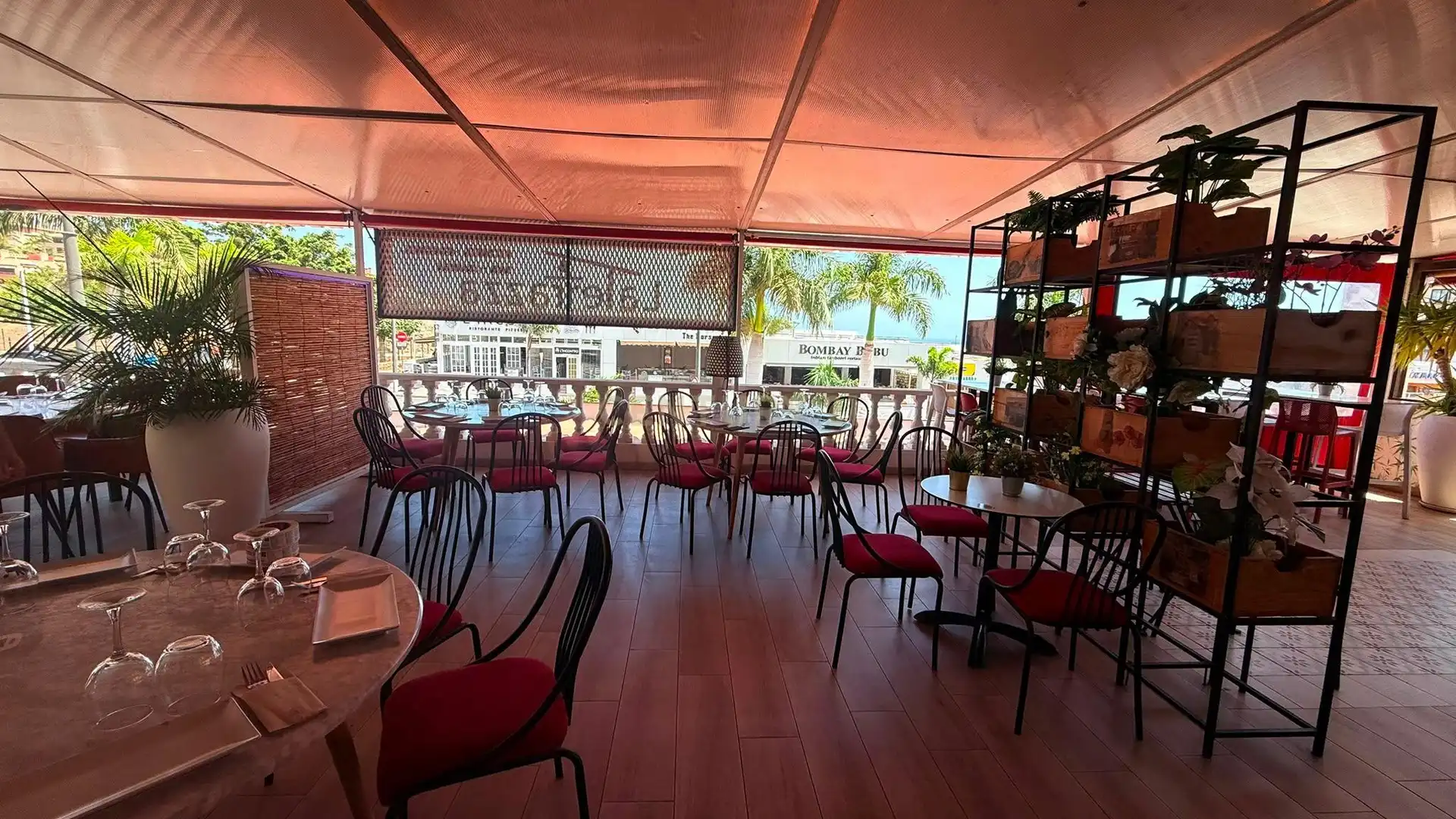 Commercial properties for sale in Calle Aljibe, 22, Adeje, Spain, 22, Callao Salvaje - Playa Paraíso