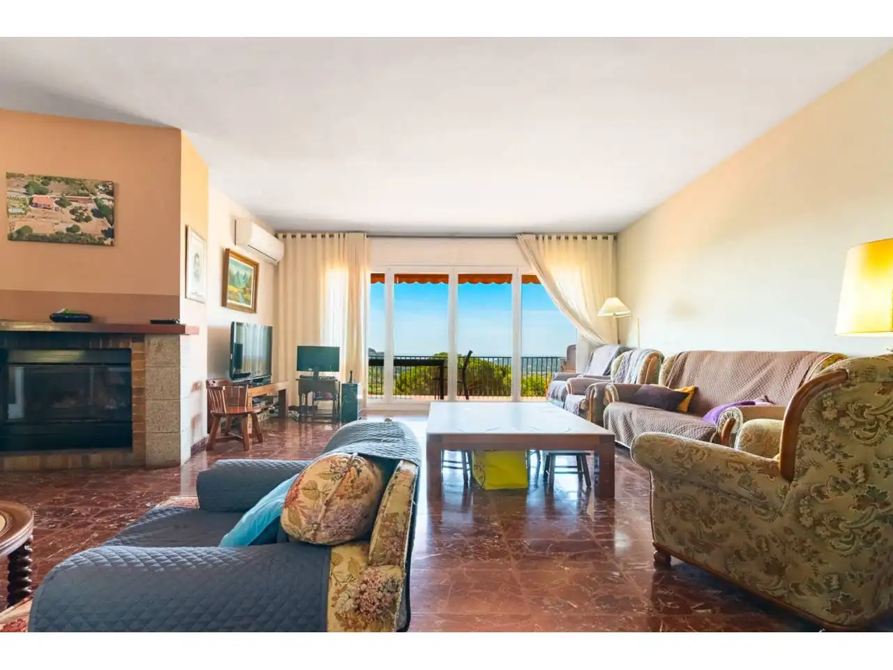 Sala d'estar de Finca rústica en venda en Argentona amb Aire condicionat, Calefacció i Jardí privat