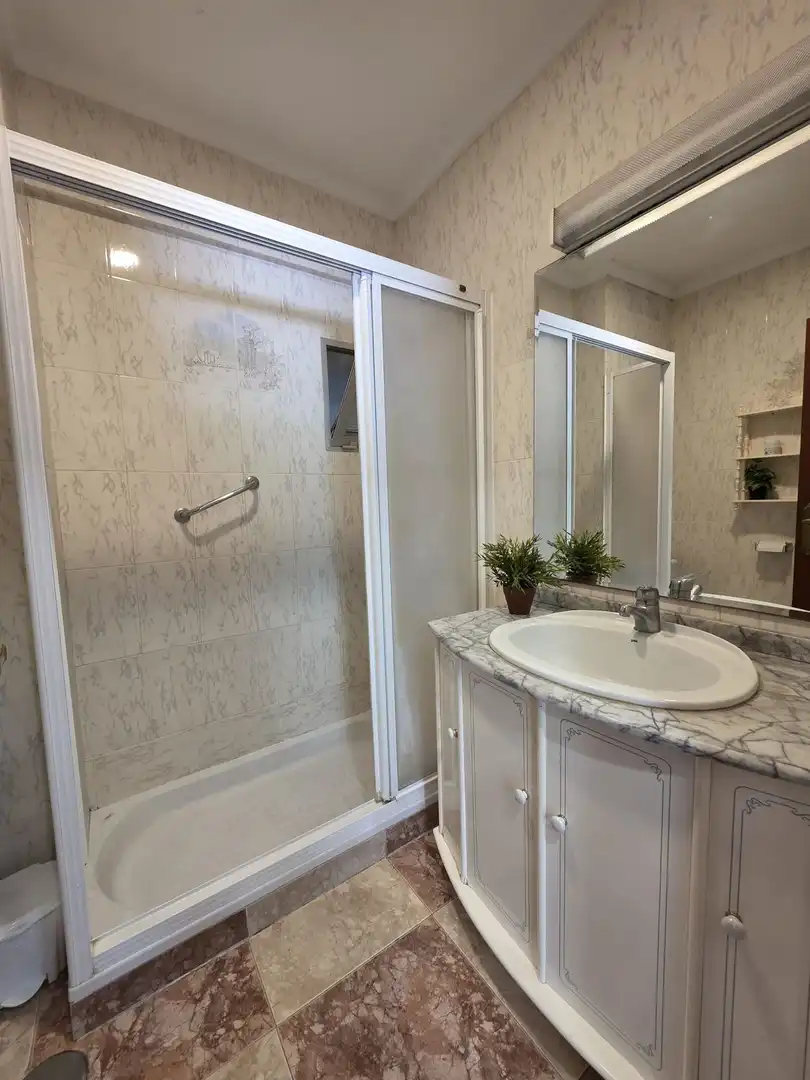 Bany de Apartament en venda en Fuengirola amb Terrassa i Moblat