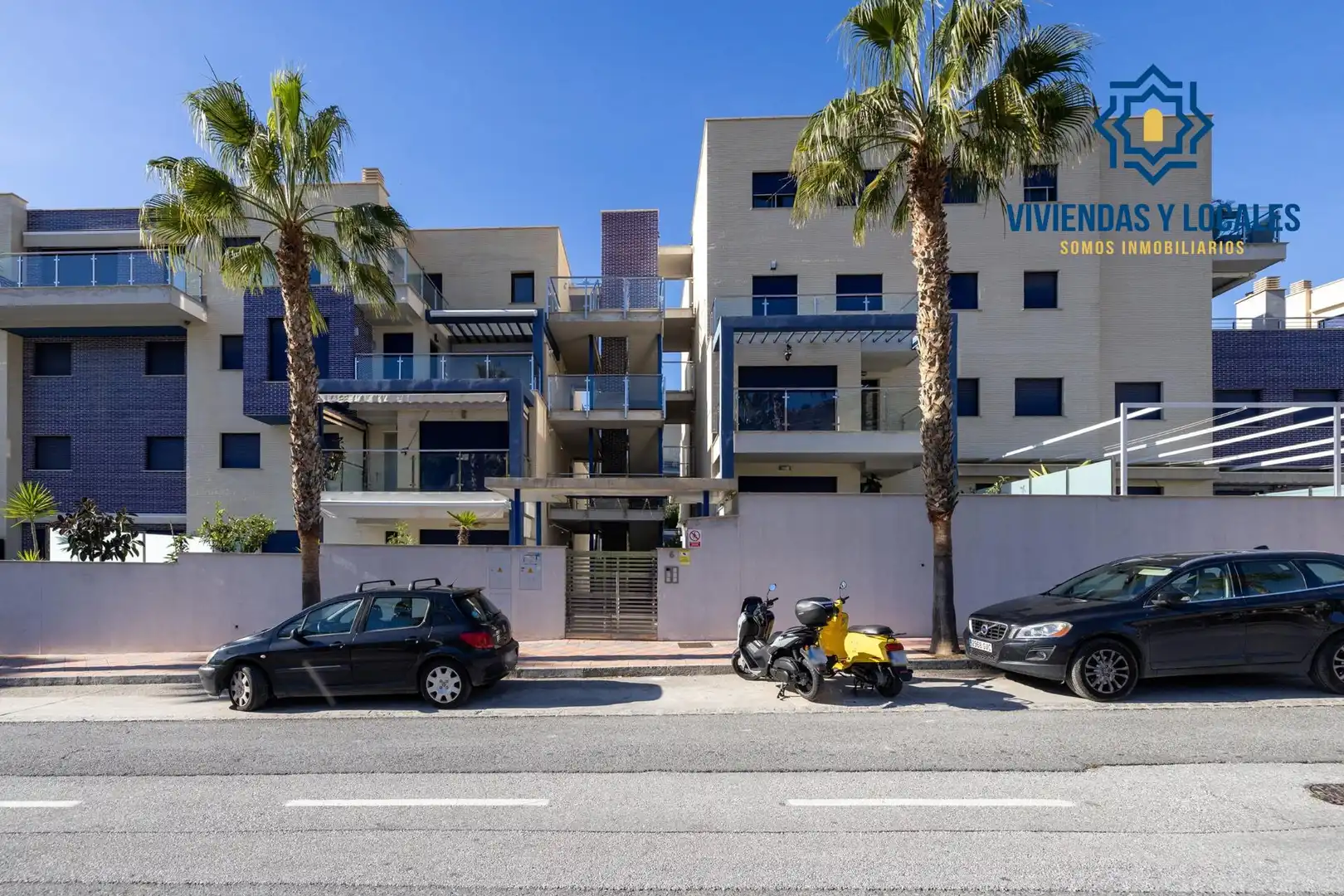 Vista exterior de Piso en venta en Almuñécar con Aire acondicionado, Jardín privado y Terraza