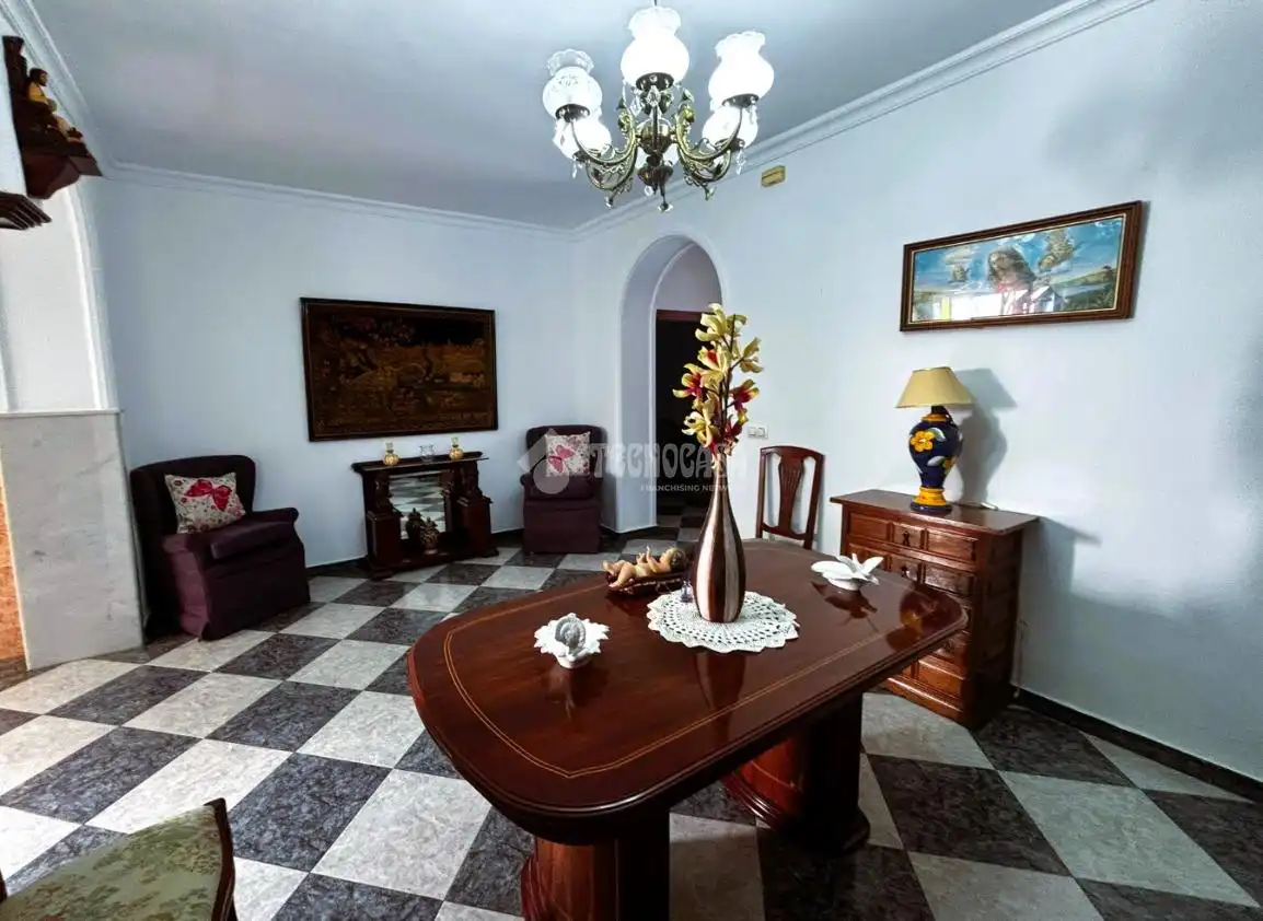 Casa adosada en venta en Pilas