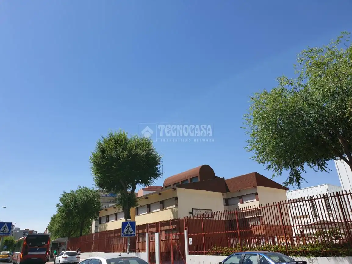 Außenansicht von Wohnung zum Verkauf in Fuenlabrada mit Heizung, Schwimmbad und Gemeinschaftspool