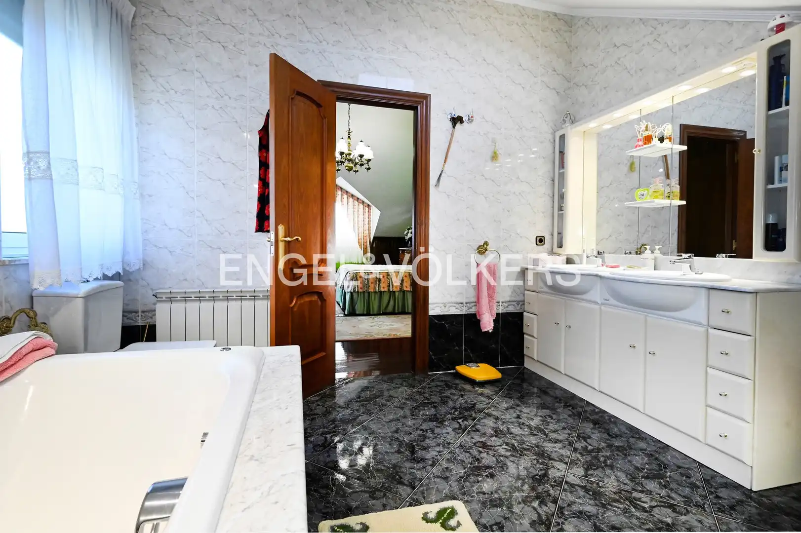 Bany de Casa o xalet en venda en Bareyo amb Calefacció, Jardí privat i Terrassa