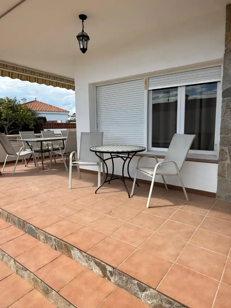 Detached house with garden for sale in Costa Norte