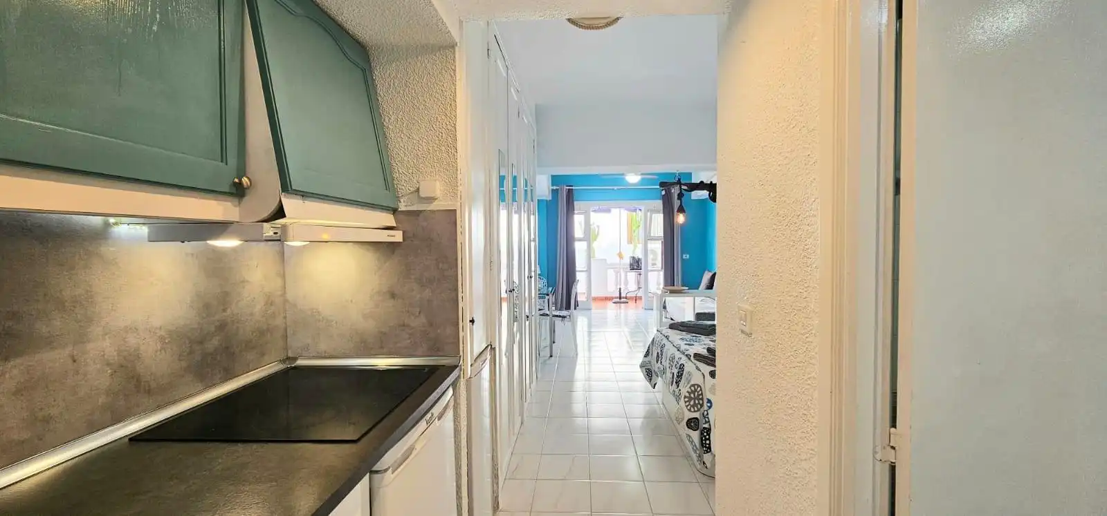 Cocina de Estudio en venta en Arona con Terraza, Amueblado y Piscina comunitaria