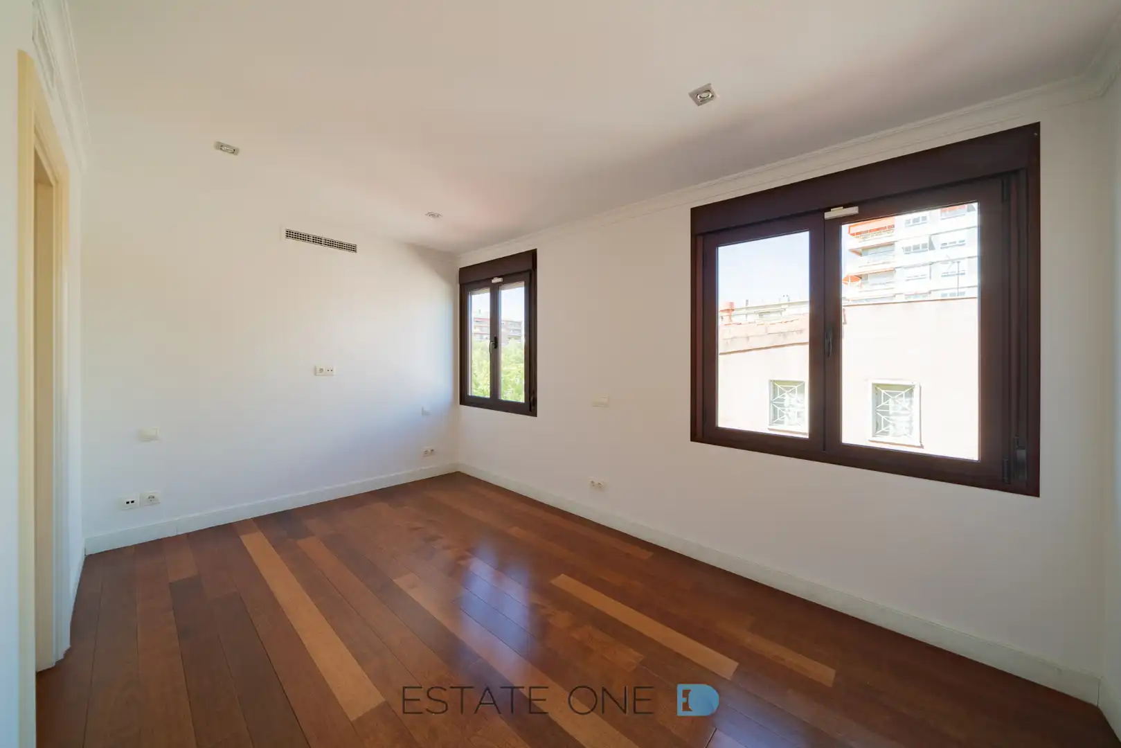 Vista exterior de Àtic en venda en Madrid amb Aire condicionat, Calefacció i Traster