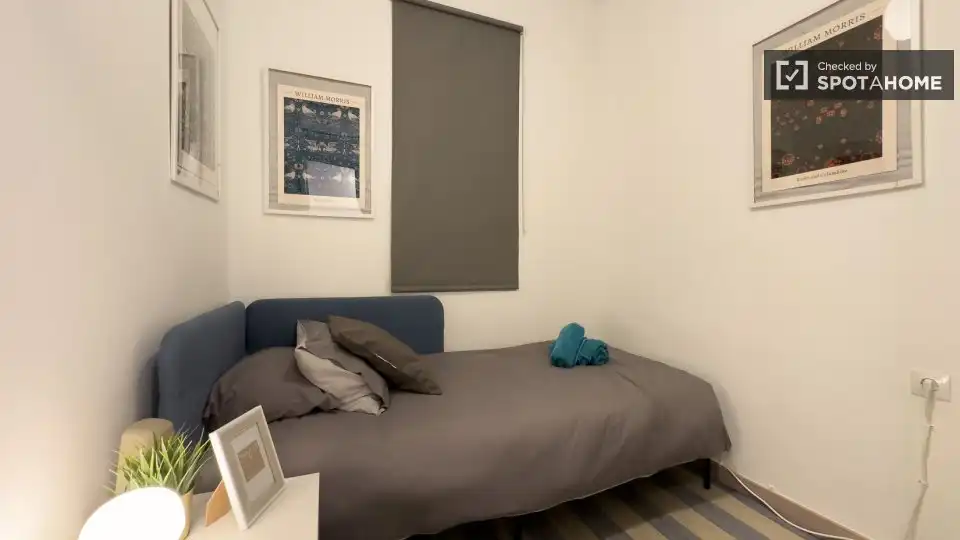 Room in El Baix Guinardó