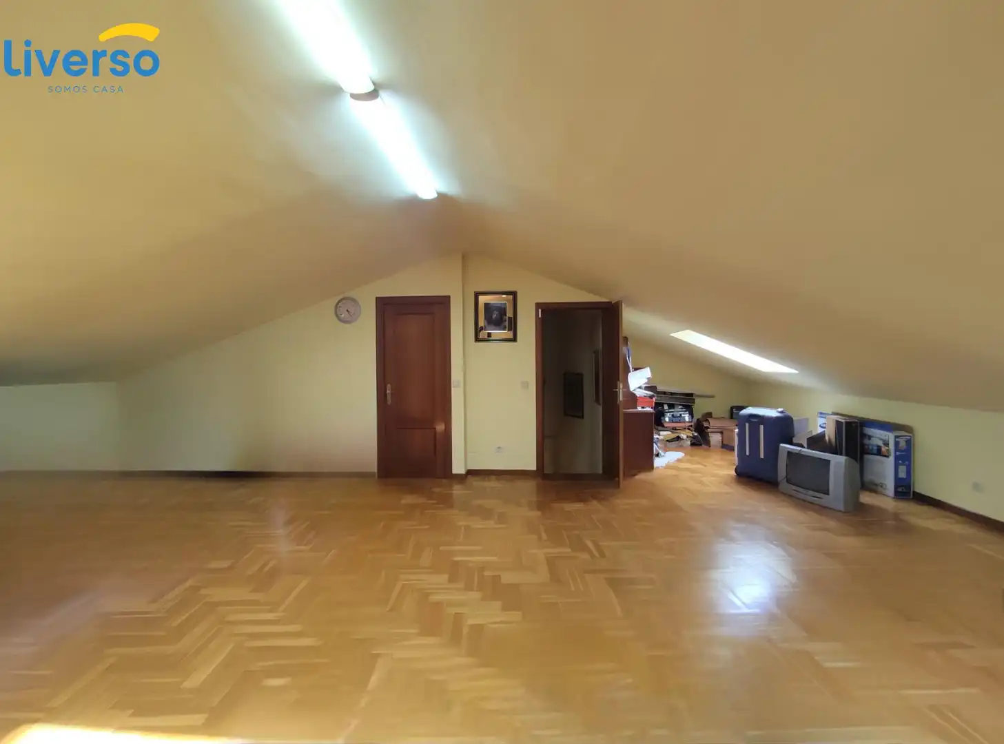 Casa adosada en venda en Alfoz de Quintanadueñas amb Calefacció, Parquet i Terrassa