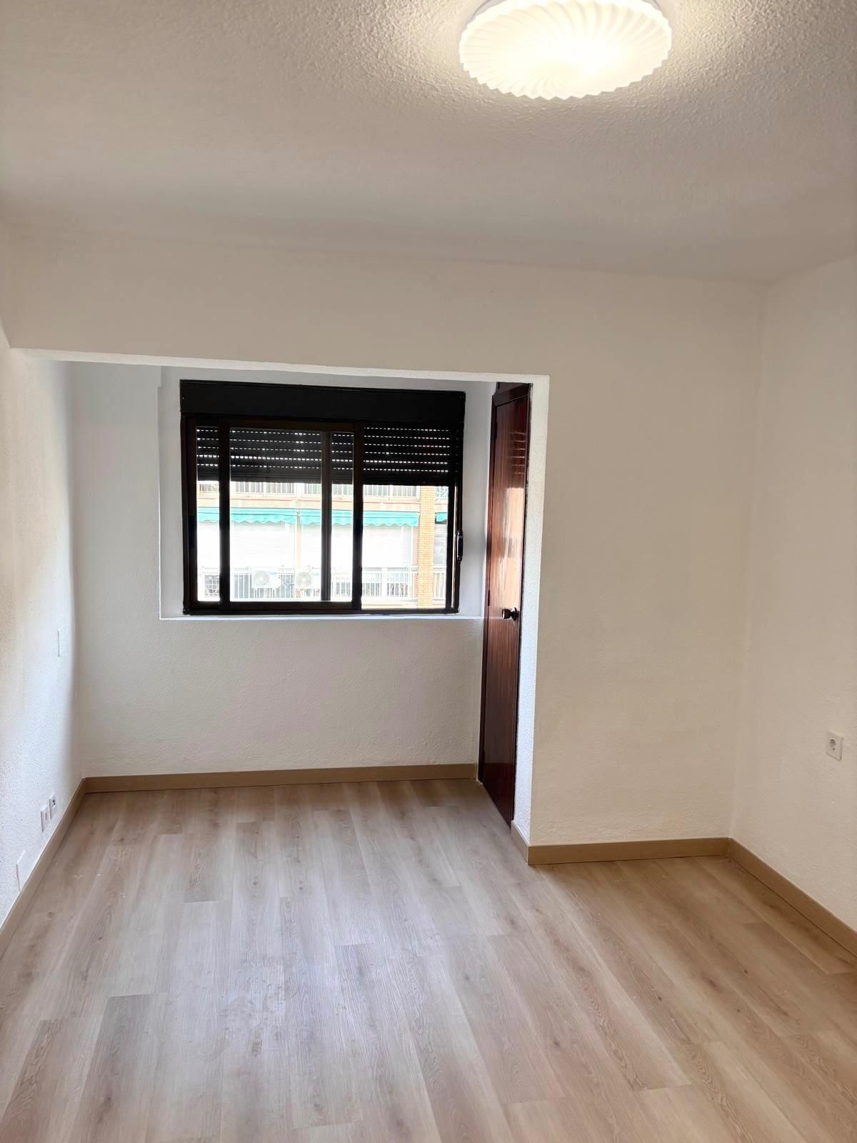Bedroom of Flat for sale in  Valencia Capital  with Air Conditioner, Parquet flooring and Terrace