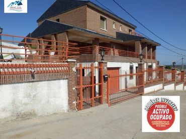 Xalet amb piscina en venda a Calle del Barrio Nuevo