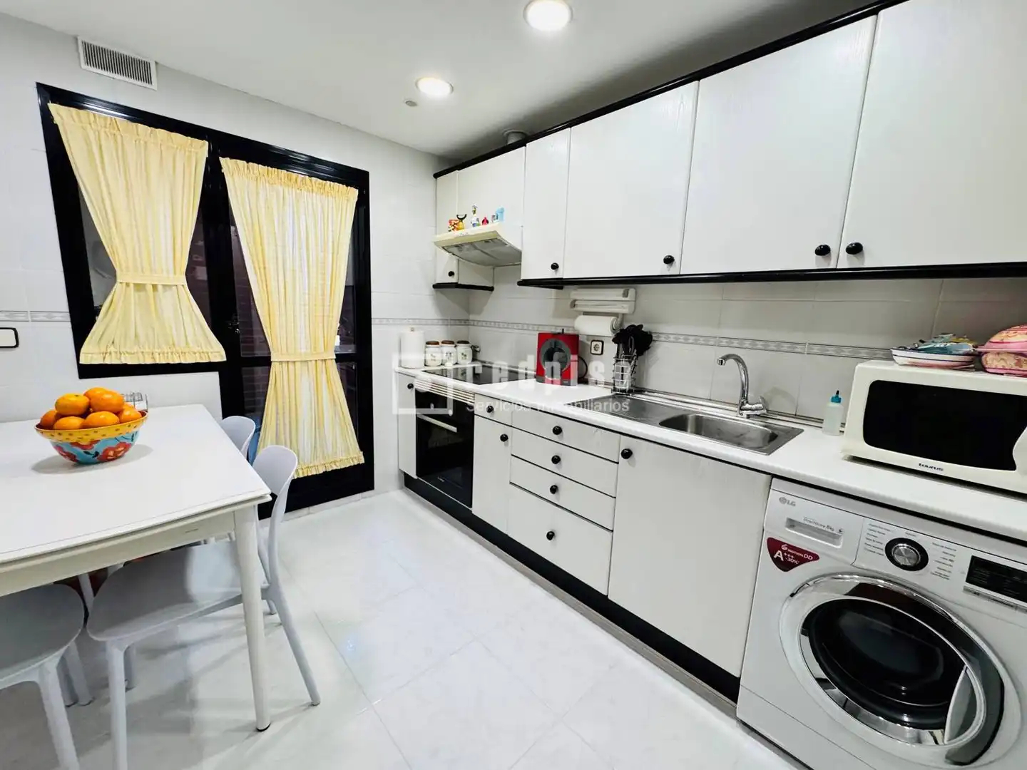 Cocina de Dúplex en venta en Fuenlabrada con Calefacción, Jardín privado y Parquet