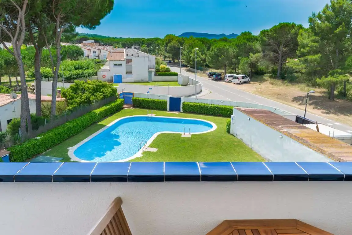 Piscina de Àtic en venda en L'Escala amb Terrassa, Moblat i Piscina comunitària