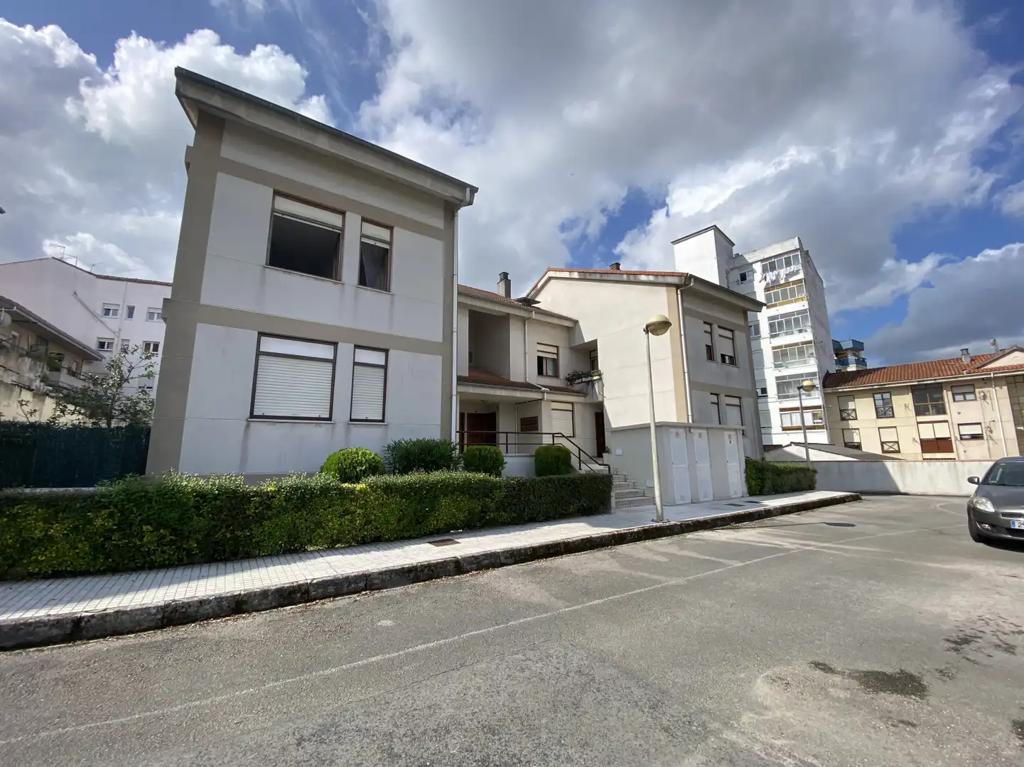 Vista exterior de Piso en venta en Torrelavega  con Calefacción, Parquet y Terraza