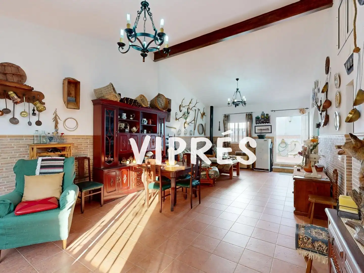 Sala d'estar de Casa o xalet en venda en Torremocha amb Moblat