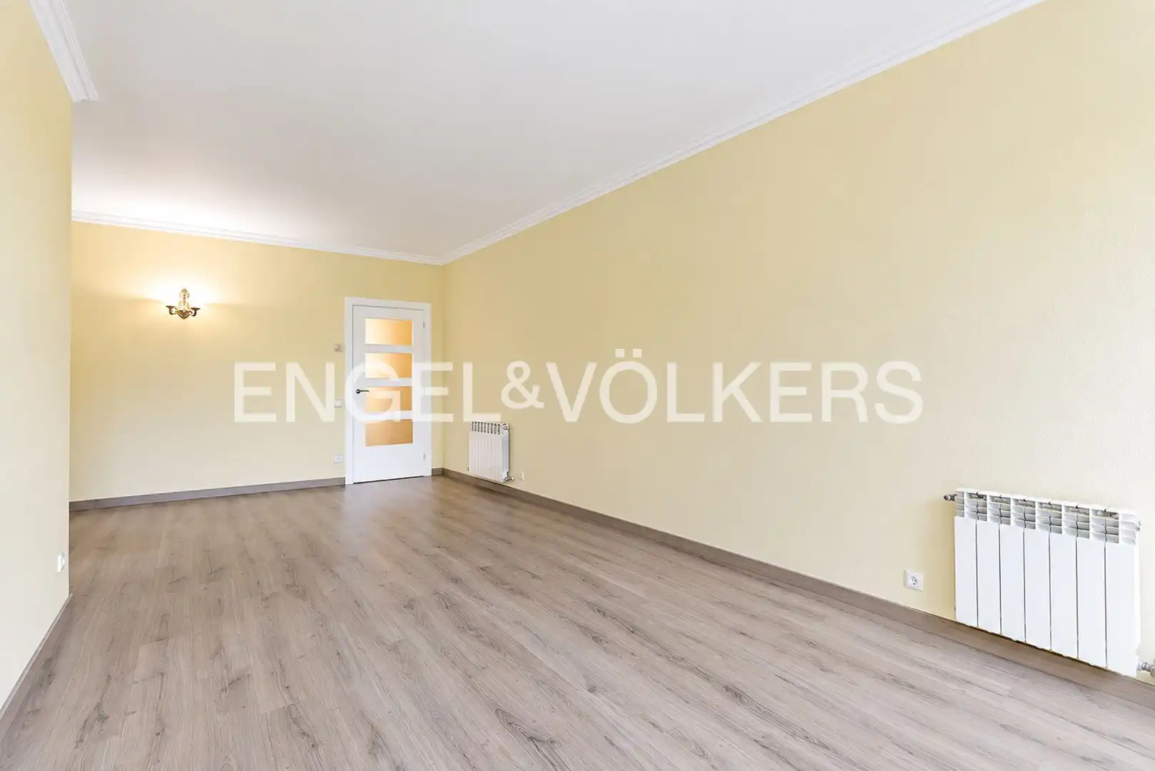 Living room of Flat for rent in Esplugues de Llobregat  with Air Conditioner, Heating and Parquet flooring