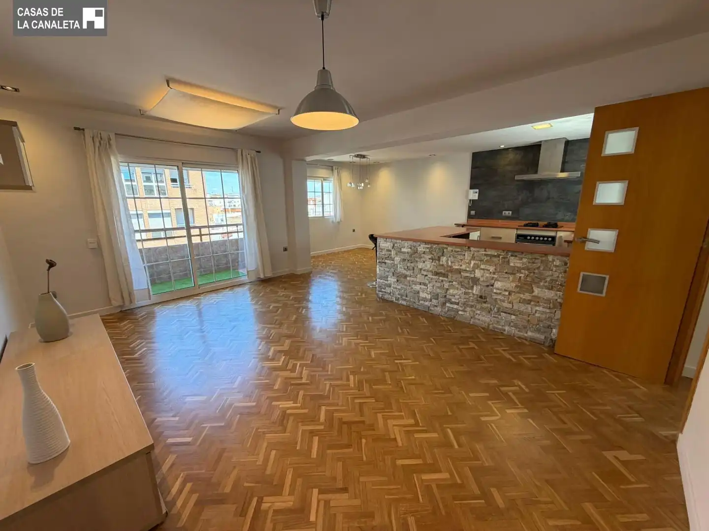 Piso con terraza en alquiler en Juzgados