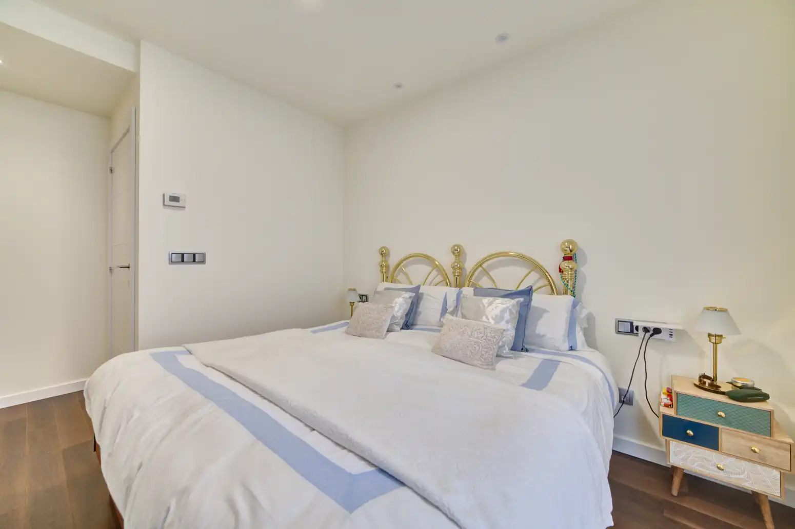 Habitación de Piso en venta en  Pamplona / Iruña con Calefacción, Terraza y Trastero