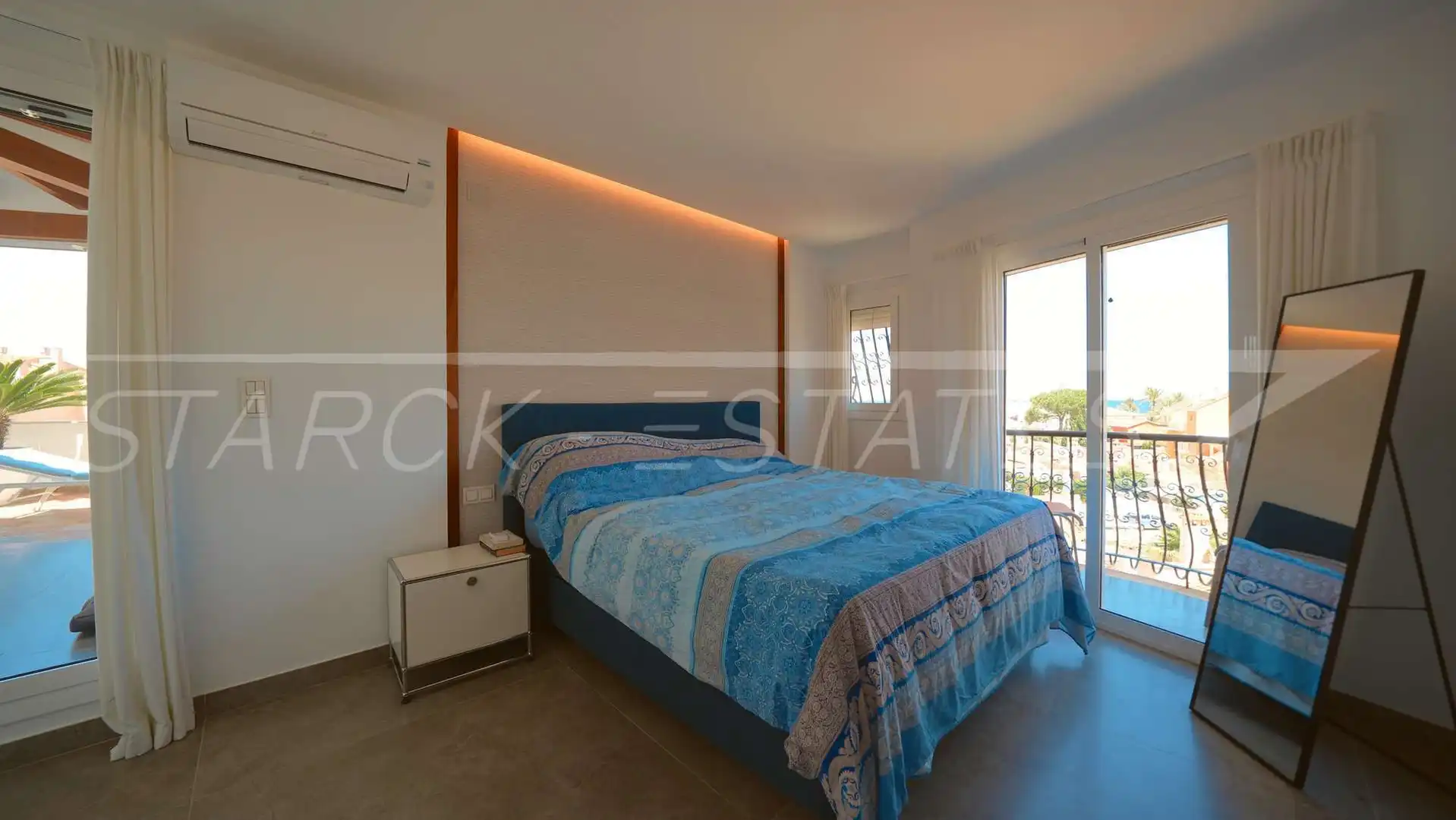 Habitación de Ático en venta en Dénia con Aire acondicionado, Jardín privado y Piscina