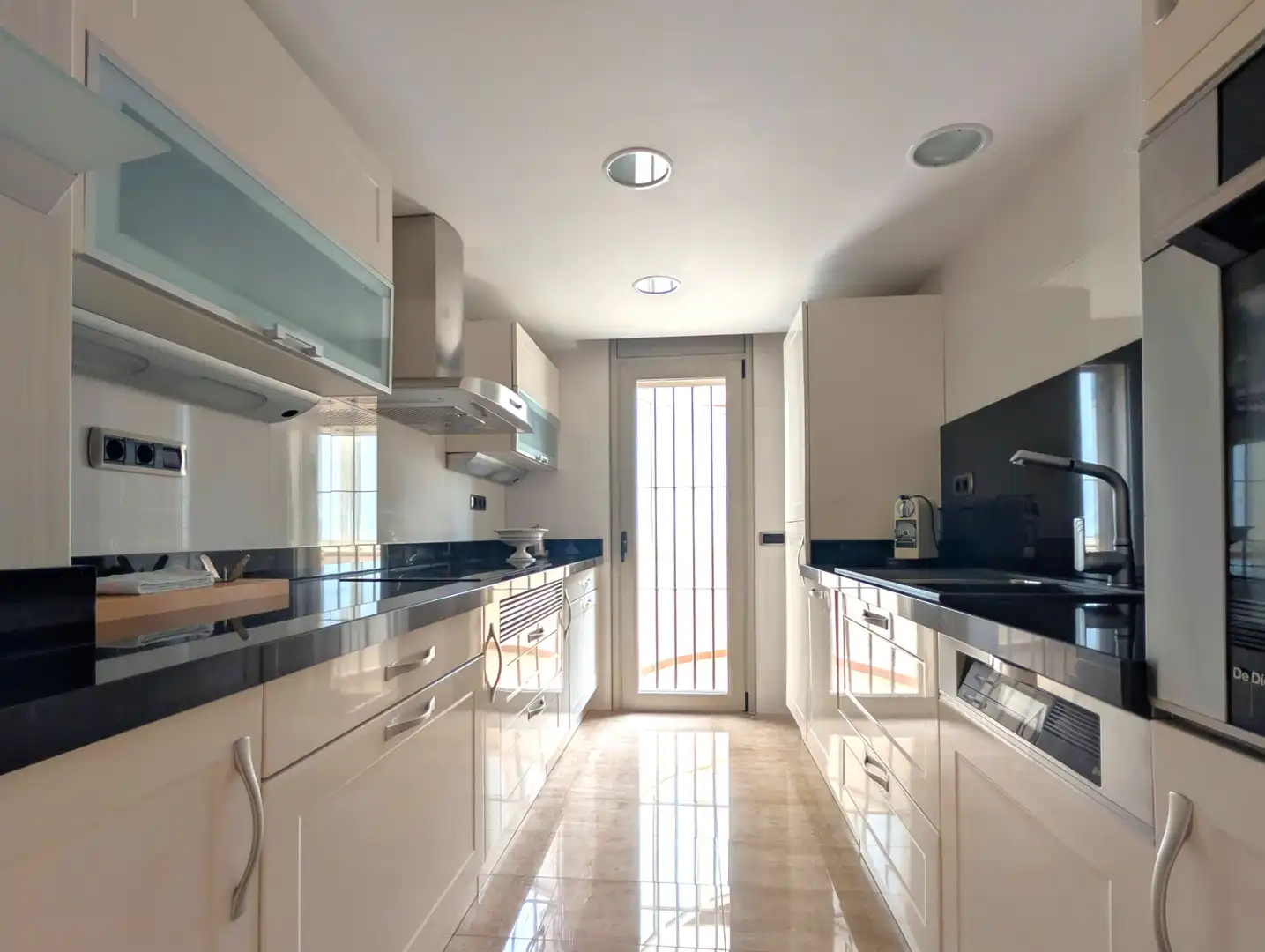 Cocina de Planta baja en venta en Castell d'Aro, Platja d'Aro i s'Agaró con Aire acondicionado, Calefacción y Jardín privado