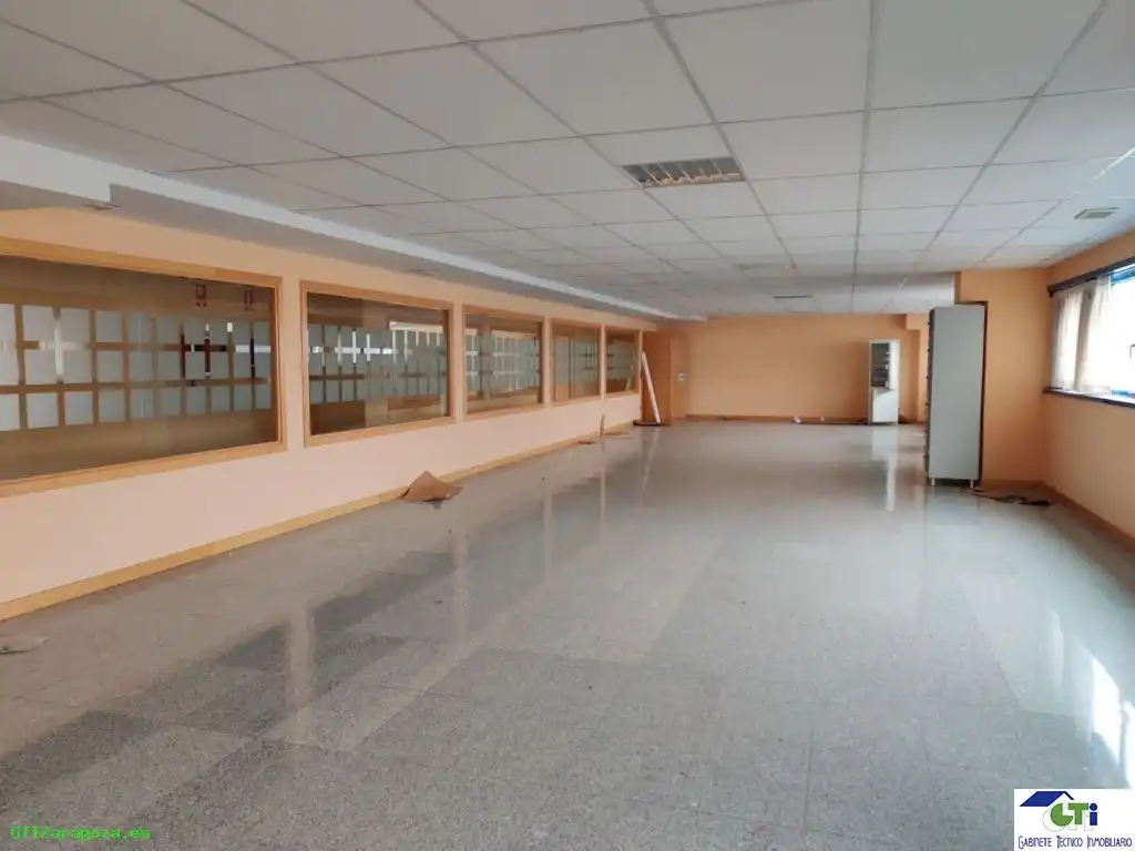 Nave industrial de alquiler en Zaragoza