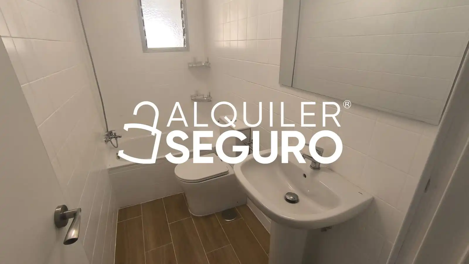 Bany de Pis de lloguer en Sevilla amb Aire condicionat