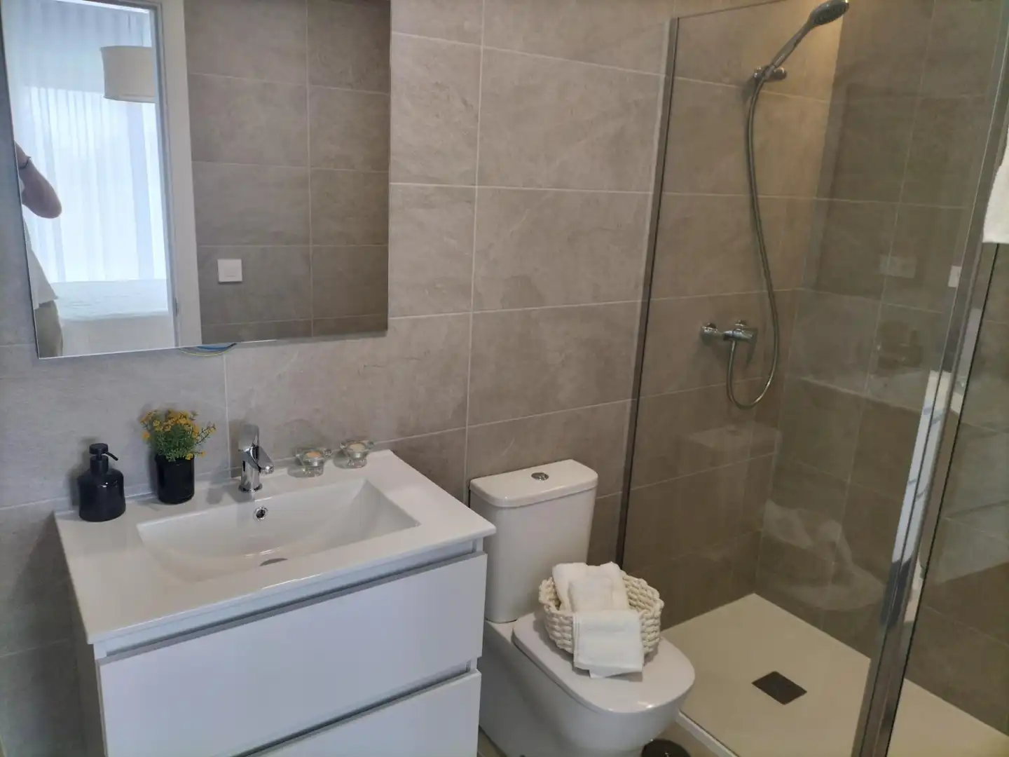 Baño de Apartamento en venta en Santa Pola con Aire acondicionado, Calefacción y Jardín privado