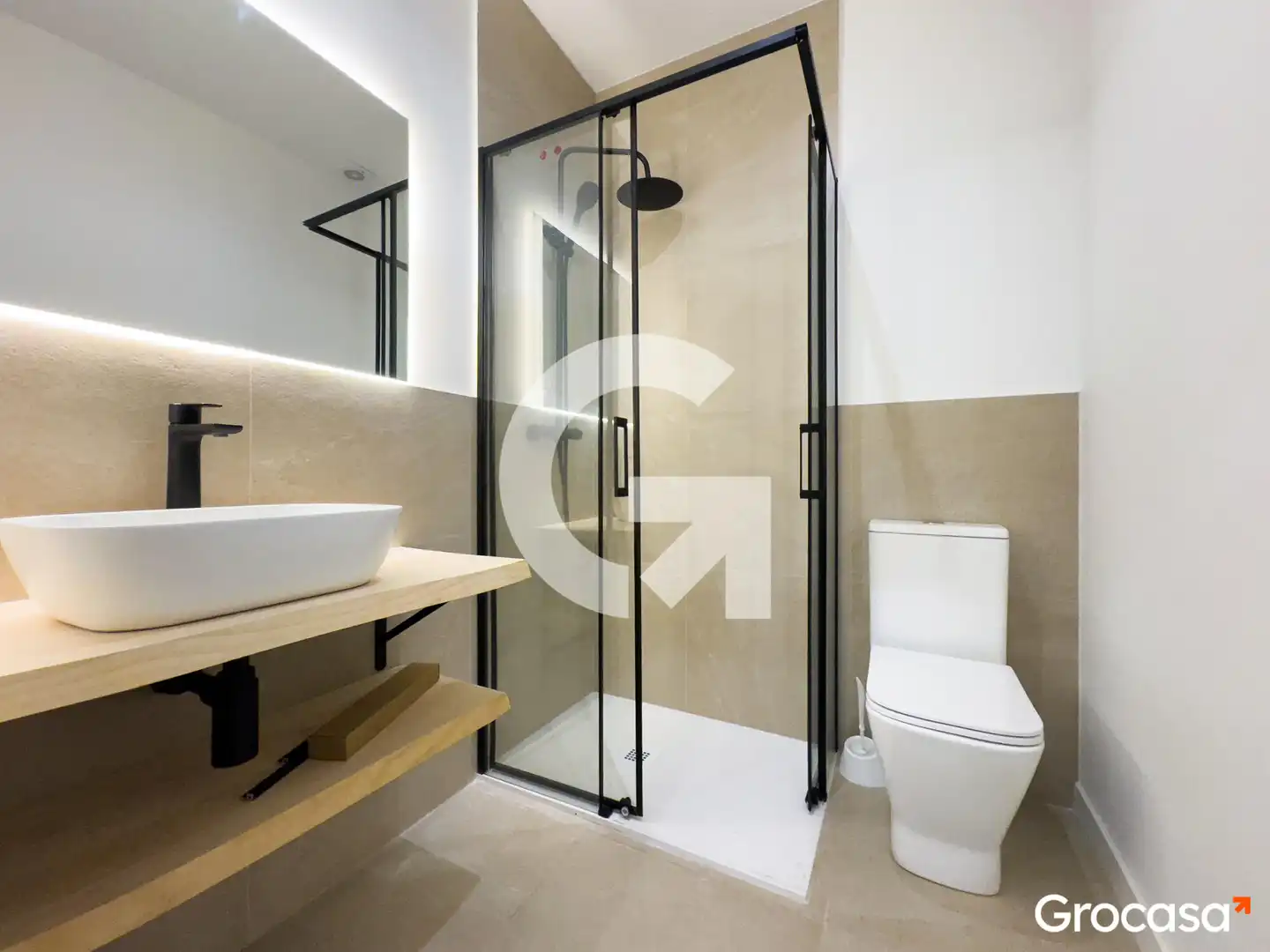 Baño de Piso en venta en Barcelona con Aire acondicionado, Calefacción y Horno