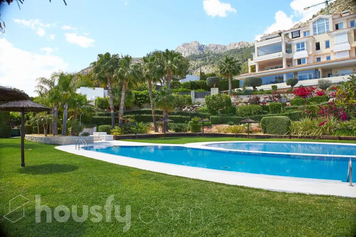 Vista exterior de Piso en venta en Altea con Aire acondicionado, Jardín privado y Terraza