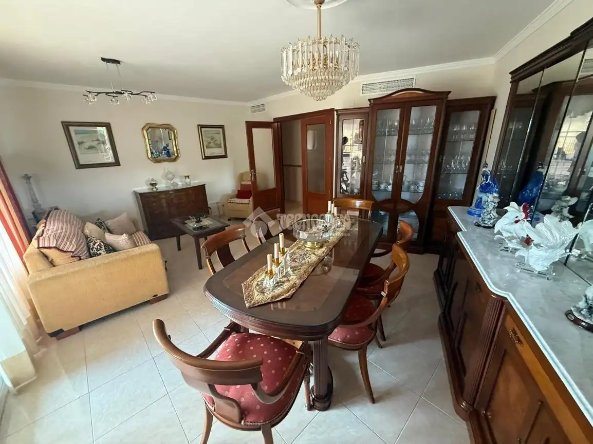 Comedor de Piso en venta en Estepona con Balcón