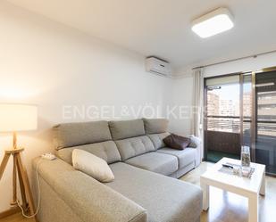 Sala d'estar de Apartament de lloguer en  Valencia Capital amb Aire condicionat i Balcó