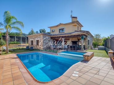 Chalet con piscina en venta en Santa Cristina Poble