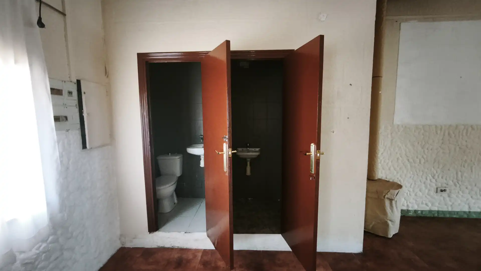 Bathroom of Detached homes for sale in Riolobos, Cáceres
