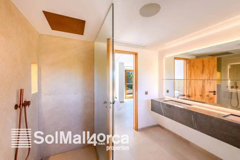 Bathroom of Country homes for sale in Pollença  with Air Conditioner, Heating and Private garden