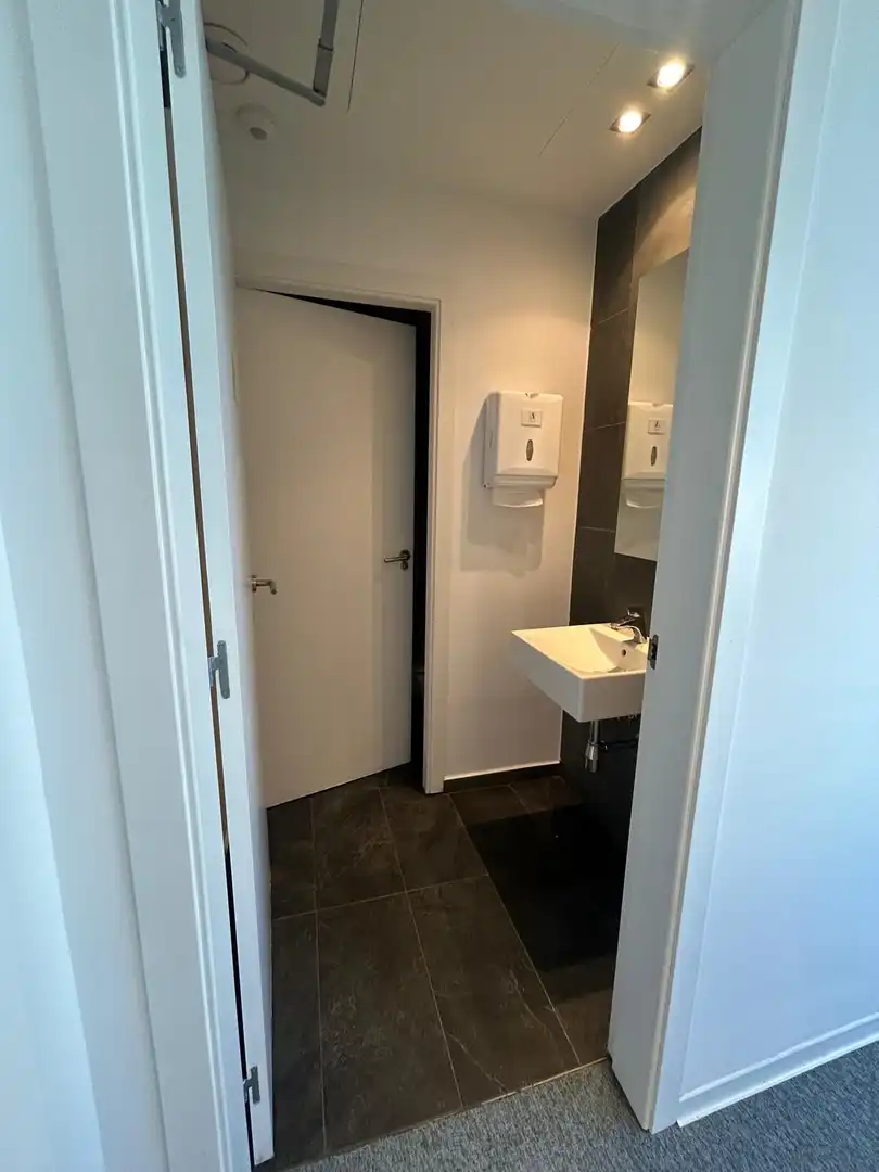 Badezimmer von Büro zur Miete in Sant Adrià de Besòs mit Klimaanlage, Heizung und Terrasse
