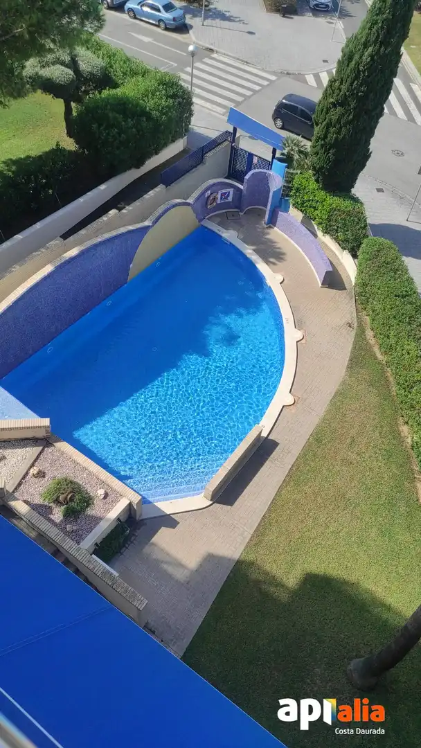 Piscina de Piso en venta en Salou con Calefacción, Piscina y Horno