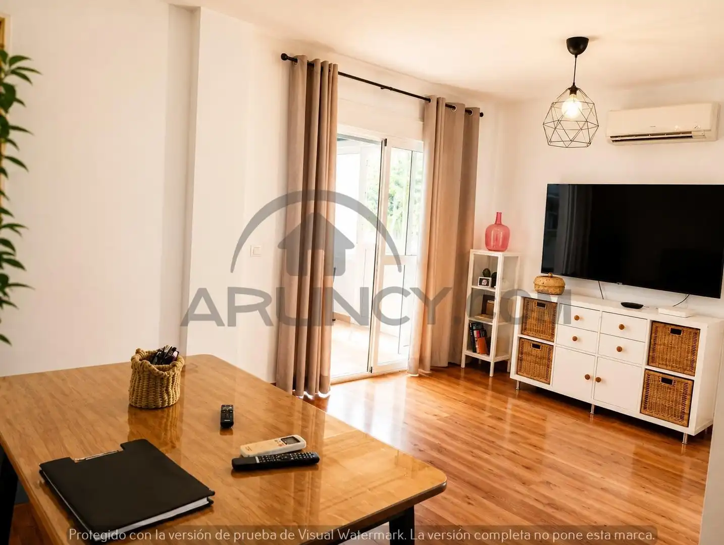 Sala de estar de Casa adosada en venta en Alcalá de Guadaira con Aire acondicionado, Calefacción y Jardín privado