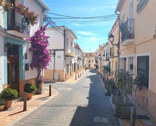 Vista exterior de Casa adosada en venda en La Nucia amb Calefacció, Jardí privat i Terrassa
