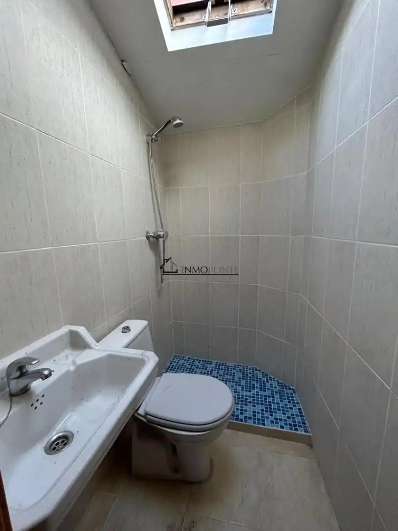 Badezimmer von Einfamilien-Reihenhaus zum Verkauf in Pontevedra Capital 