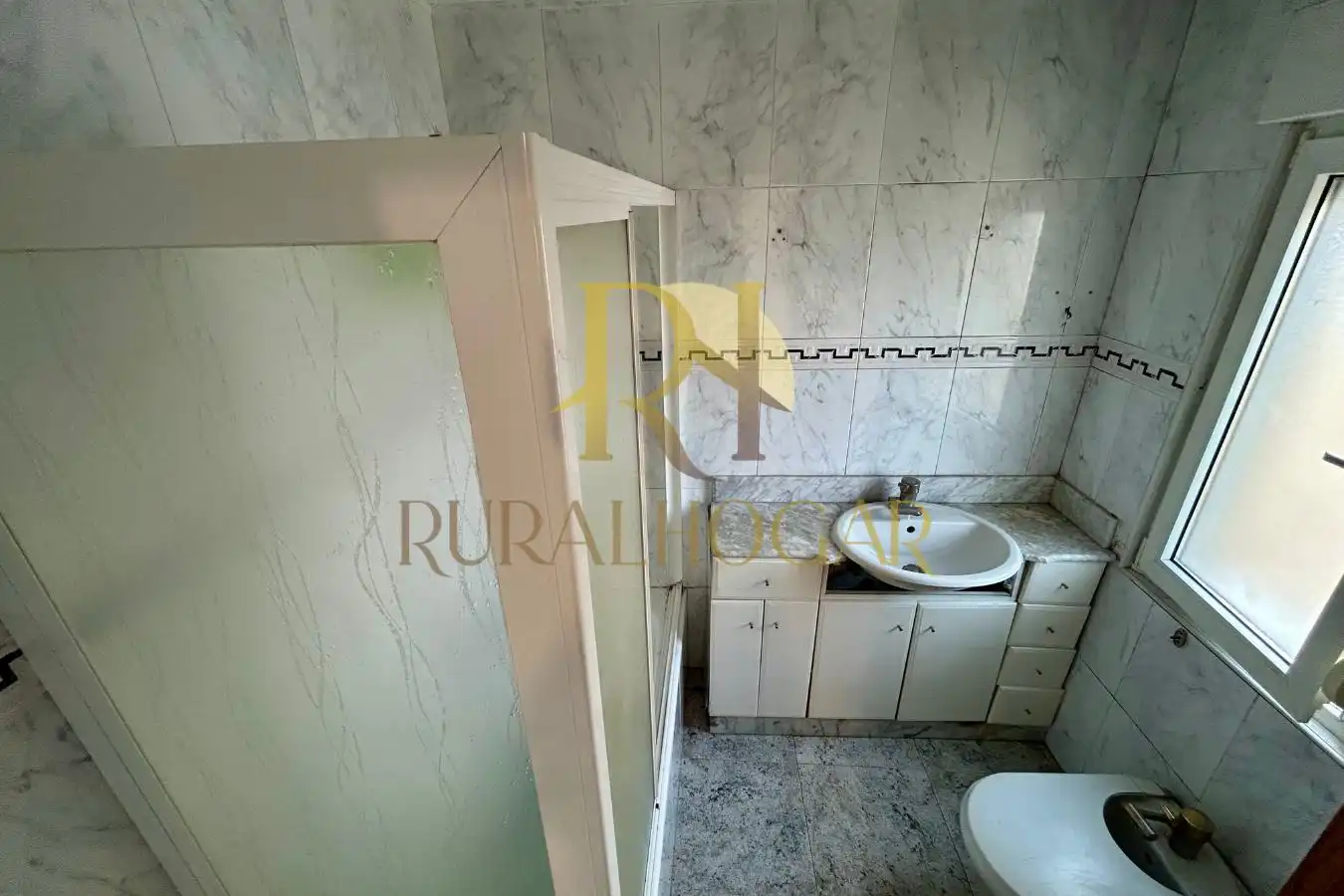 Baño de Casa o chalet en venta en Bustillo del Páramo con Calefacción, Jardín privado y Terraza