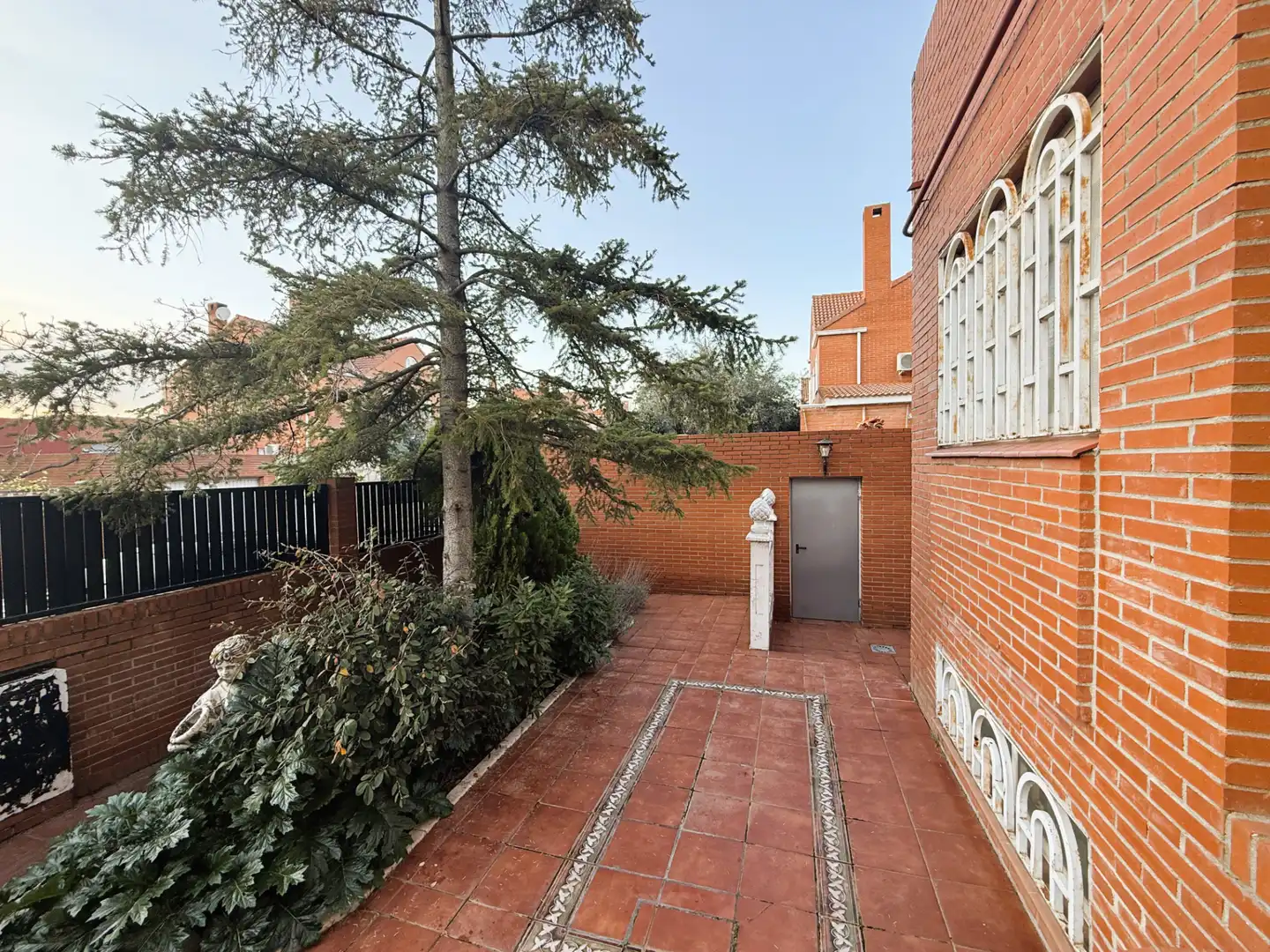 Jardí de Casa adosada en venda en Coslada amb Calefacció, Jardí privat i Terrassa