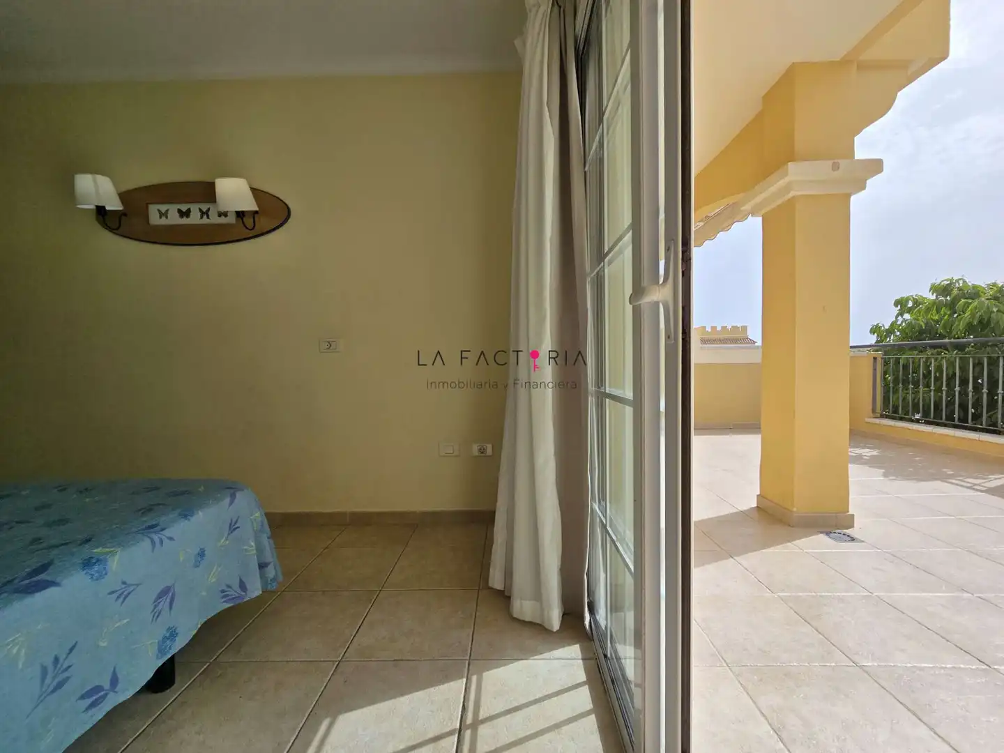 Habitación de Apartamento en venta en Arona con Terraza, Amueblado y Piscina comunitaria